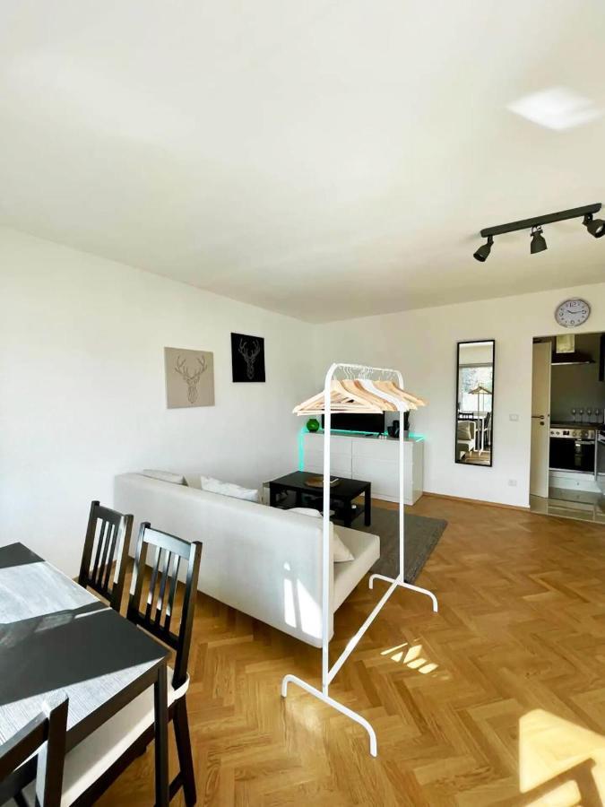 Cozy Apartment With Kitchen + Balcony New! Essen Dış mekan fotoğraf