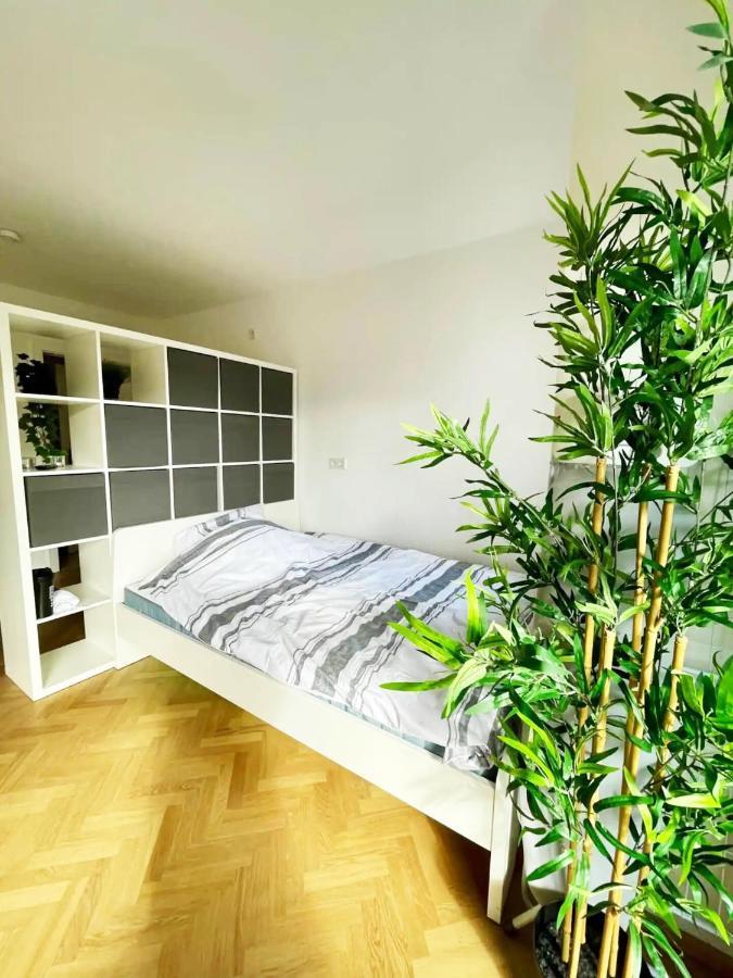 Cozy Apartment With Kitchen + Balcony New! Essen Dış mekan fotoğraf