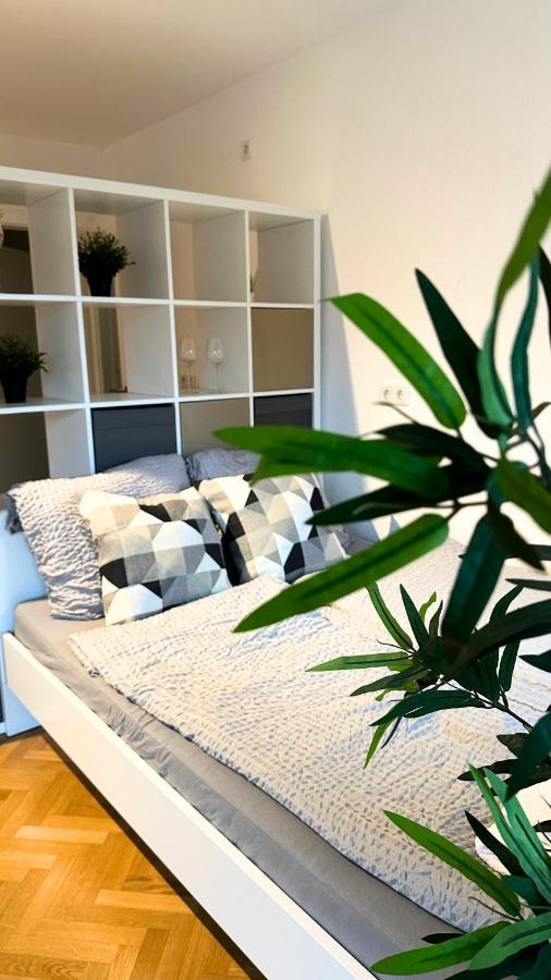 Cozy Apartment With Kitchen + Balcony New! Essen Dış mekan fotoğraf
